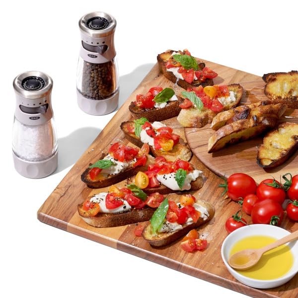 OXO Good Grips Contoured Mess-Free Pepper Grinder