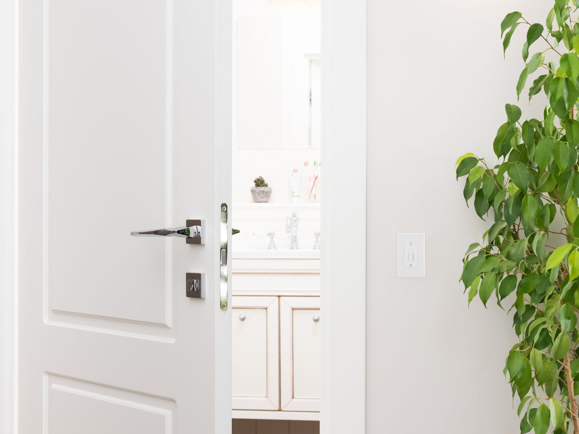 Taymac 2670W Revive Device Wall Plates 1-Gang Masque Decorator Cover, White