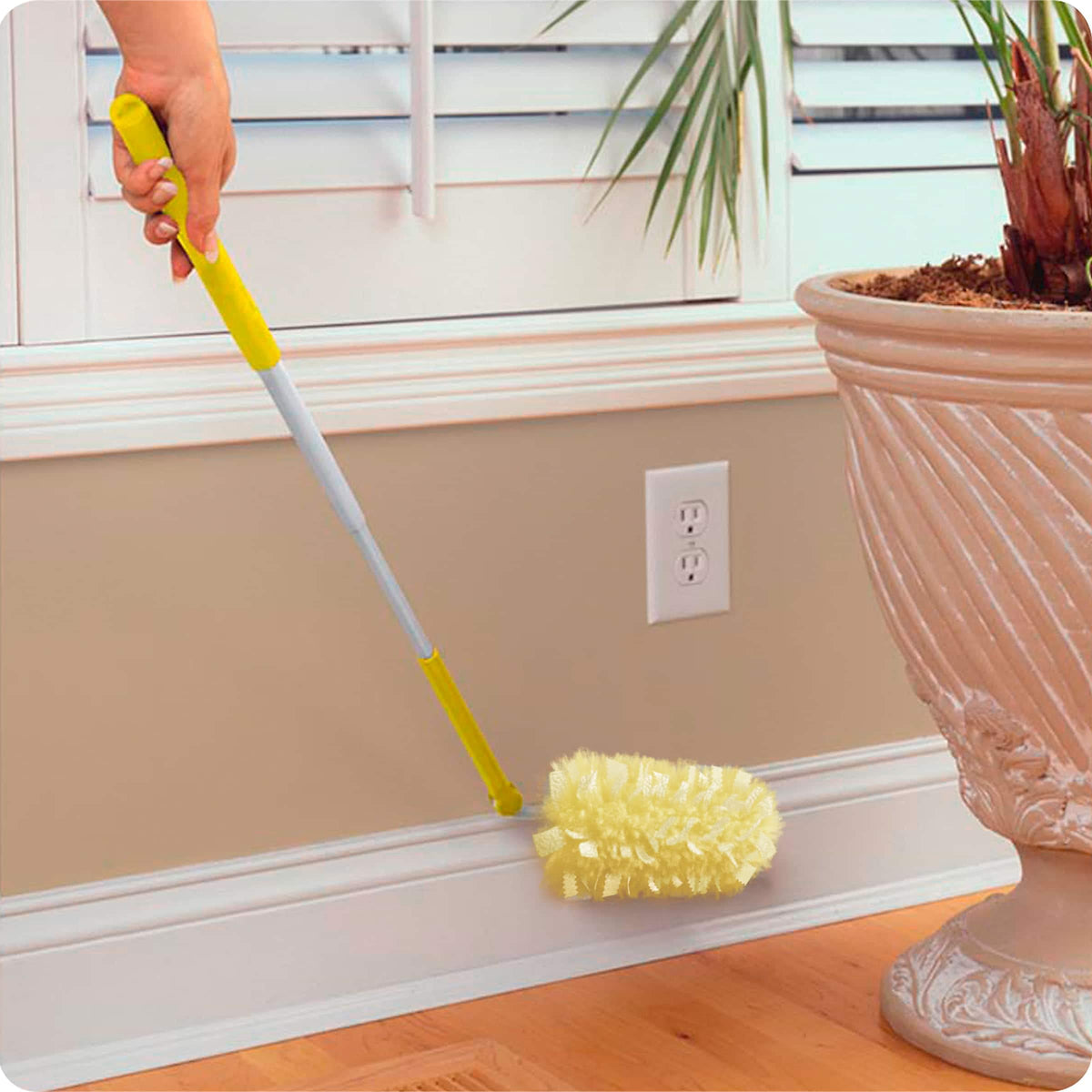 Swiffer 82074 360 Dusters, Plastic Handle Extends to 3 ft, 1 Handle & 3 Dusters/Kit