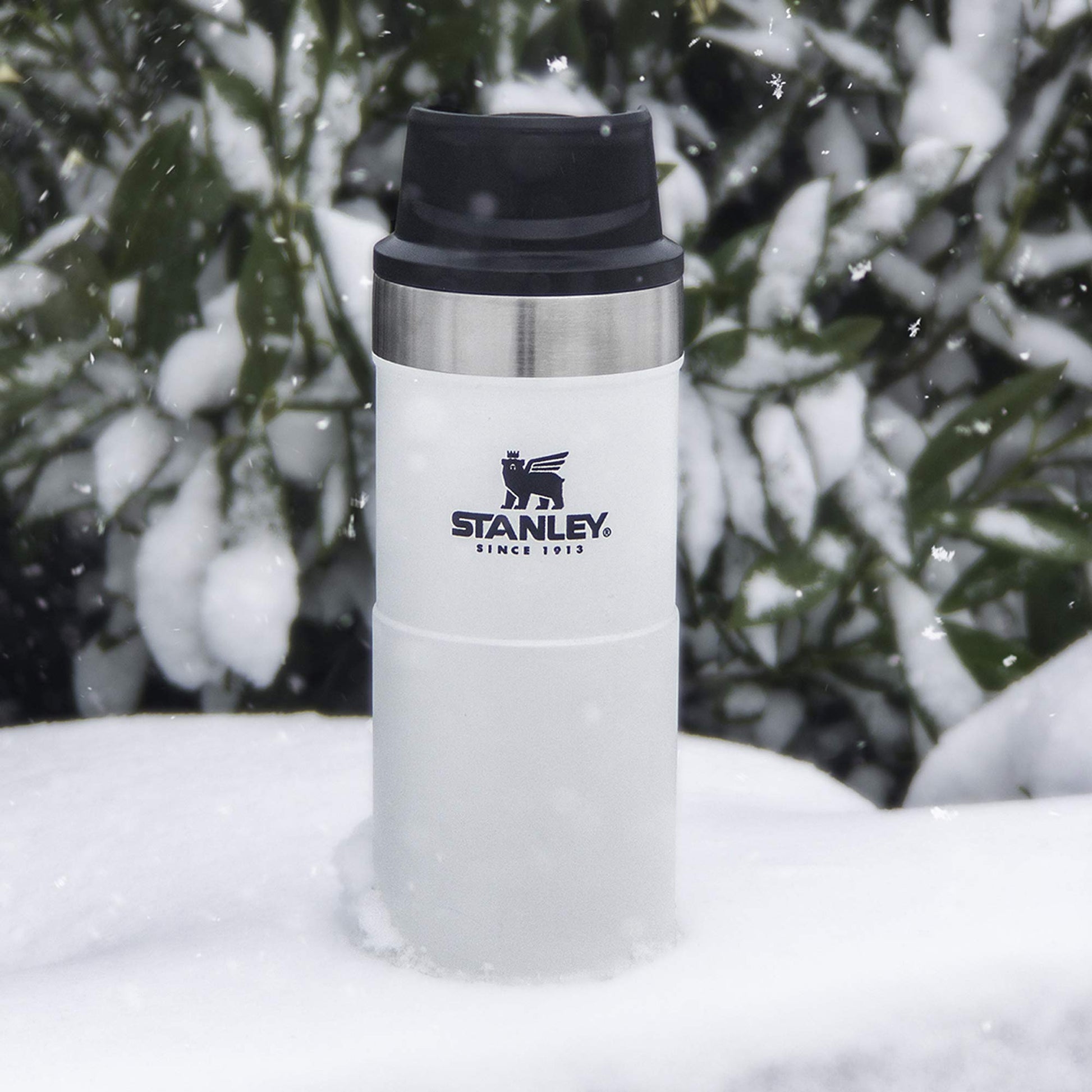Stanley Classic Trigger Action Travel Mug 20 oz â€“Leak Proof + Packable Hot & Cold Thermos â€“ Double Wall Vacuum Insulated Tumbler for Coffee, Tea & Drinks â€“ BPA Free Stainless-Steel Travel Cup,Polar
