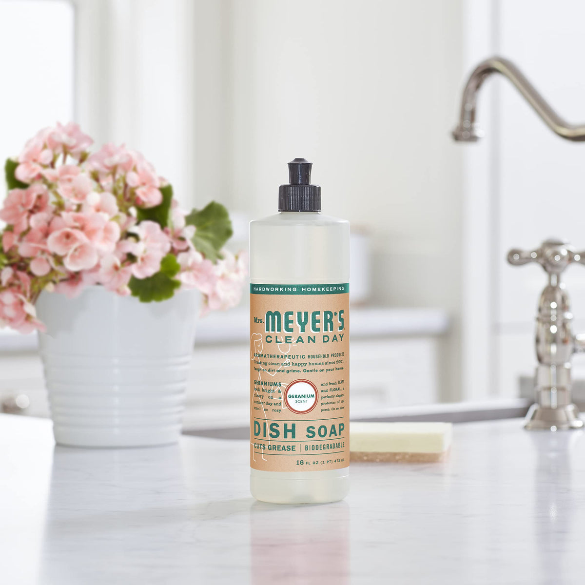 MRS. MEYER'S CLEAN DAY Liquid Dish Soap, Biodegradable Formula, Geranium, 16 Fl. Oz