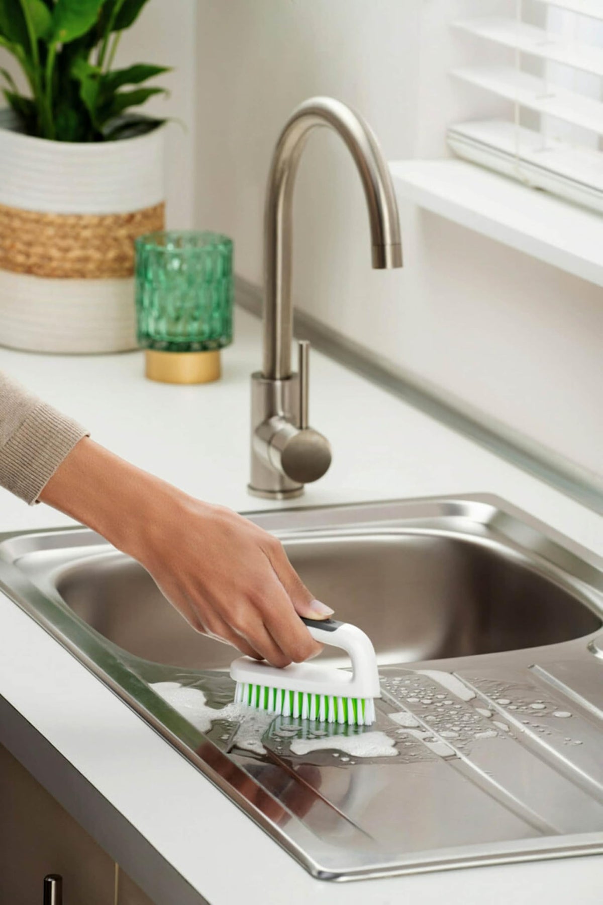 Scotch-Brite Hand & Nail Brush (6 Brushes Total)