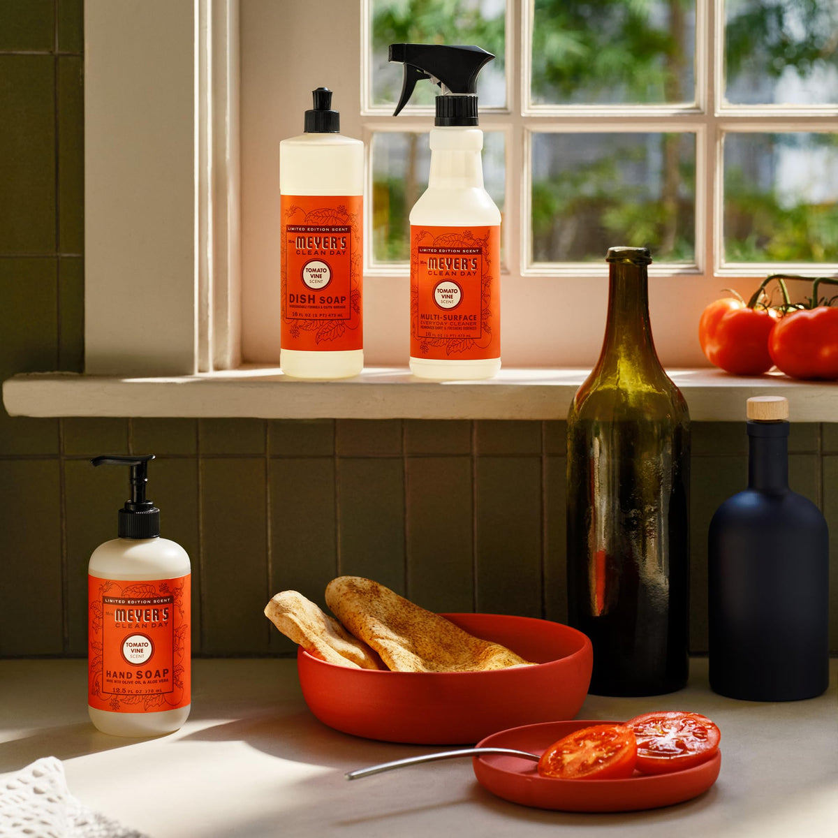 MRS MEYER'S Tomato Vine Multi Surface Cleaner, 473 ML