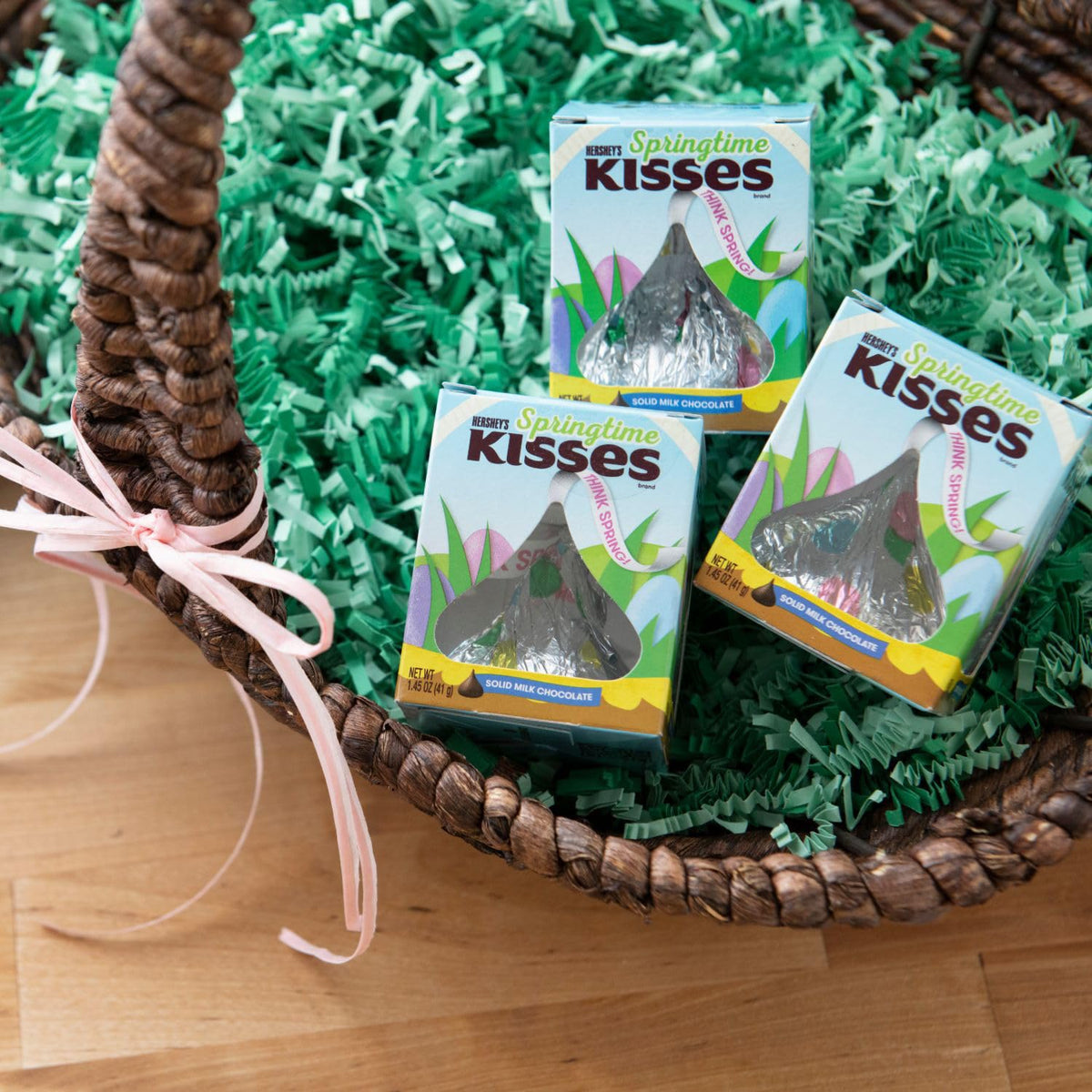 HERSHEY'S KISSES Solid Milk Chocolate, Easter Candy Gift Box, 1.45 oz (12 Pack)