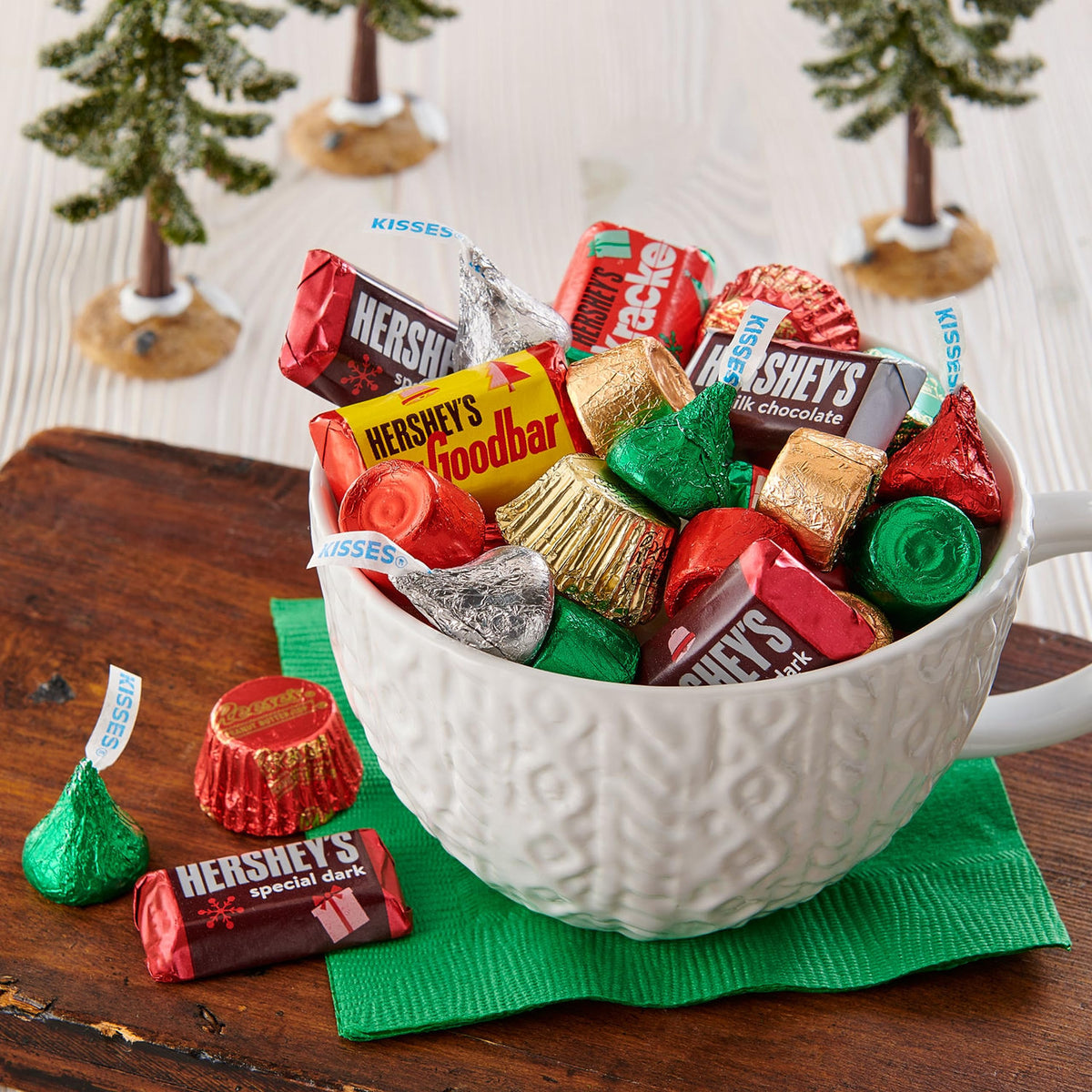 HERSHEY'S, REESE'S and ROLO Assorted Chocolate Flavored, Christmas Candy Bulk Bag, 34.2 oz